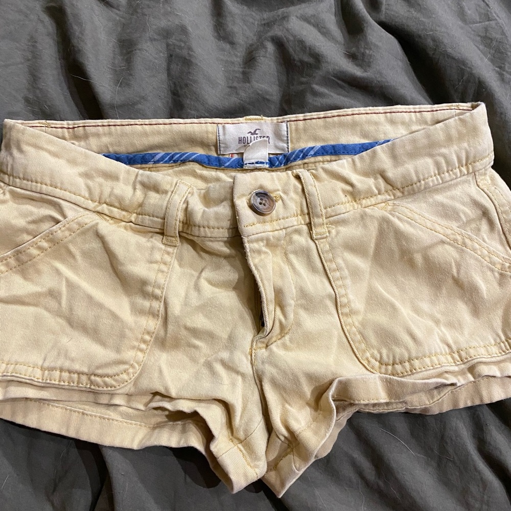 Hollister khaki shorts